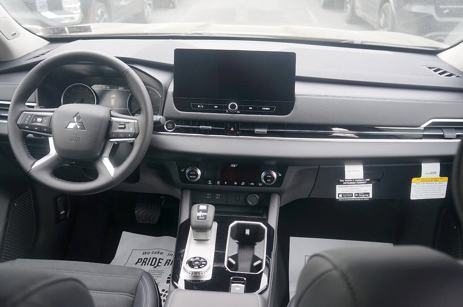 New 2025 Mitsubishi Outlander SE image 19