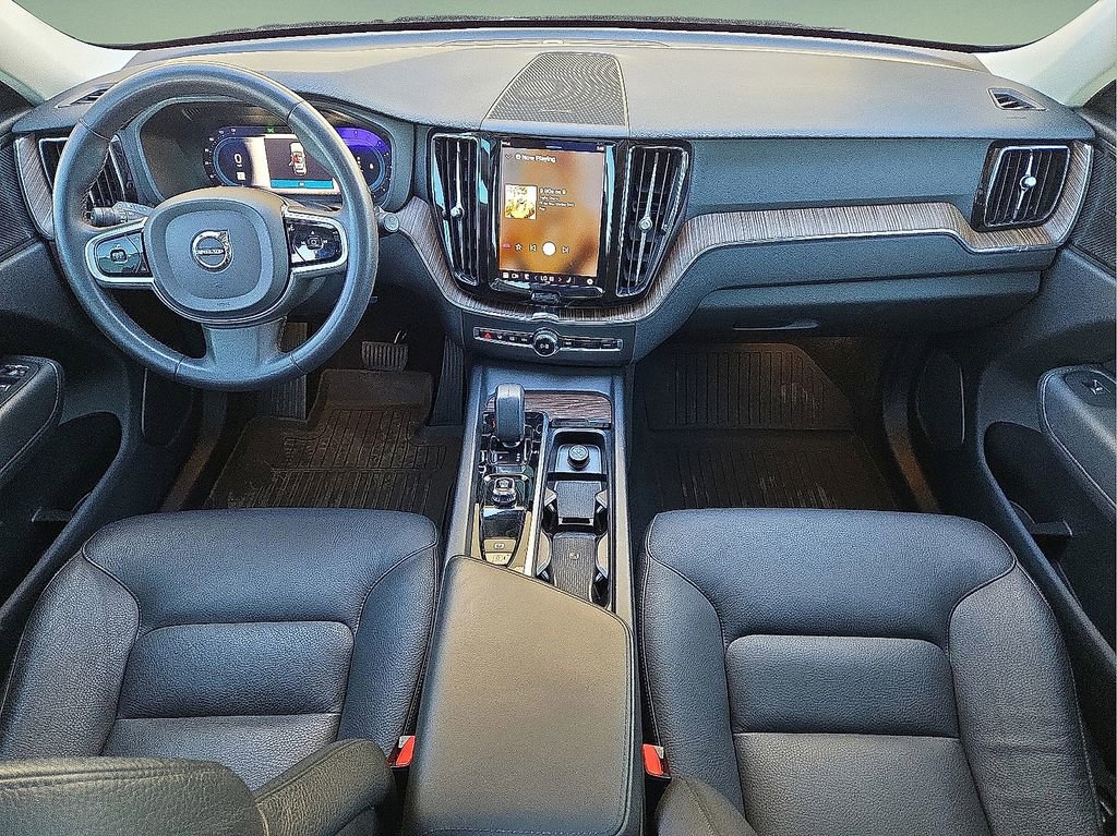 Certified 2023 Volvo XC60 B5 Plus w/ Protection Package Premier image 18