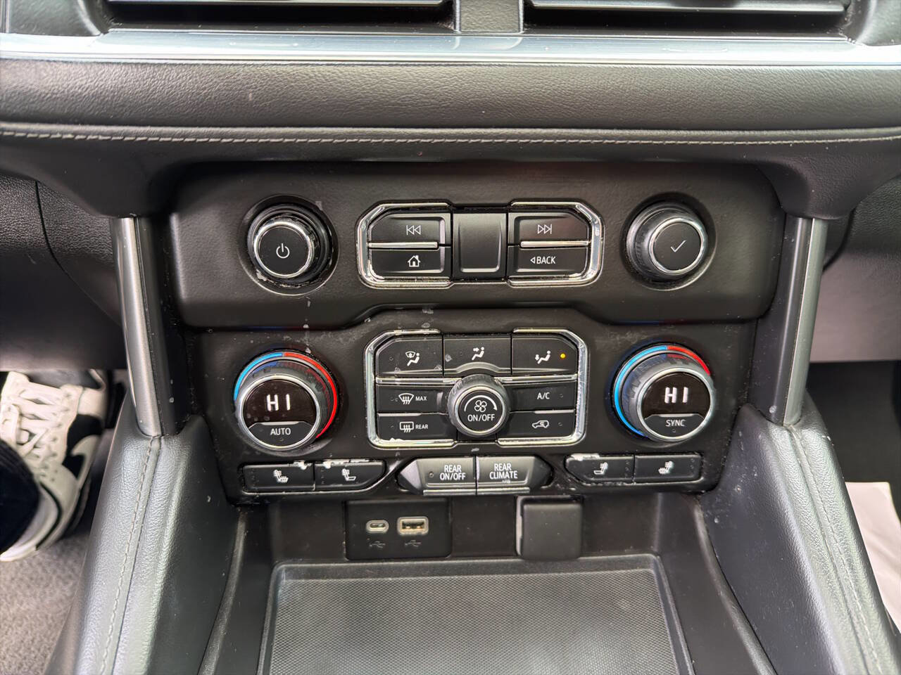 Used 2021 Chevrolet Tahoe LT w/ LT Signature Package image 29