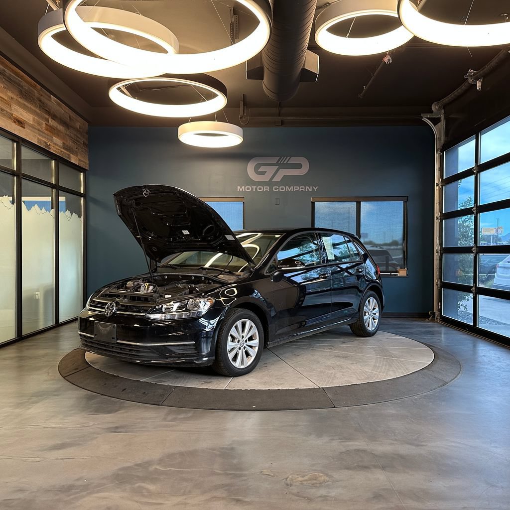 Used 2021 Volkswagen Golf 4-Door FWD image 24