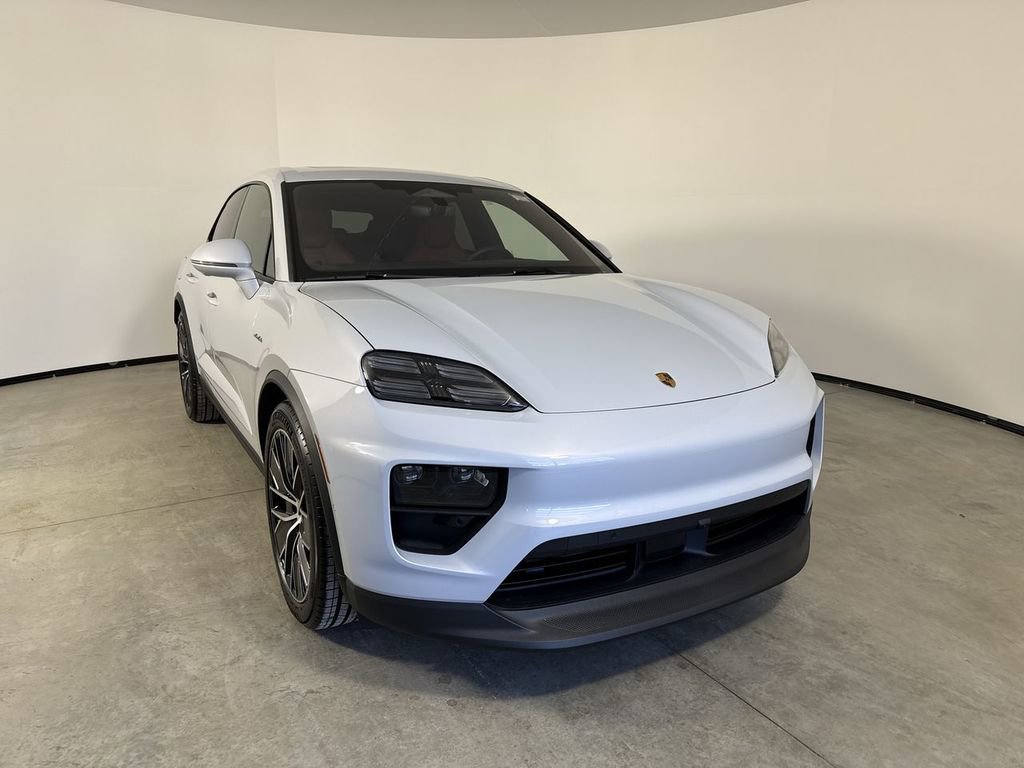 New 2026 Porsche Macan 4 Electric AWD/4WD image 9