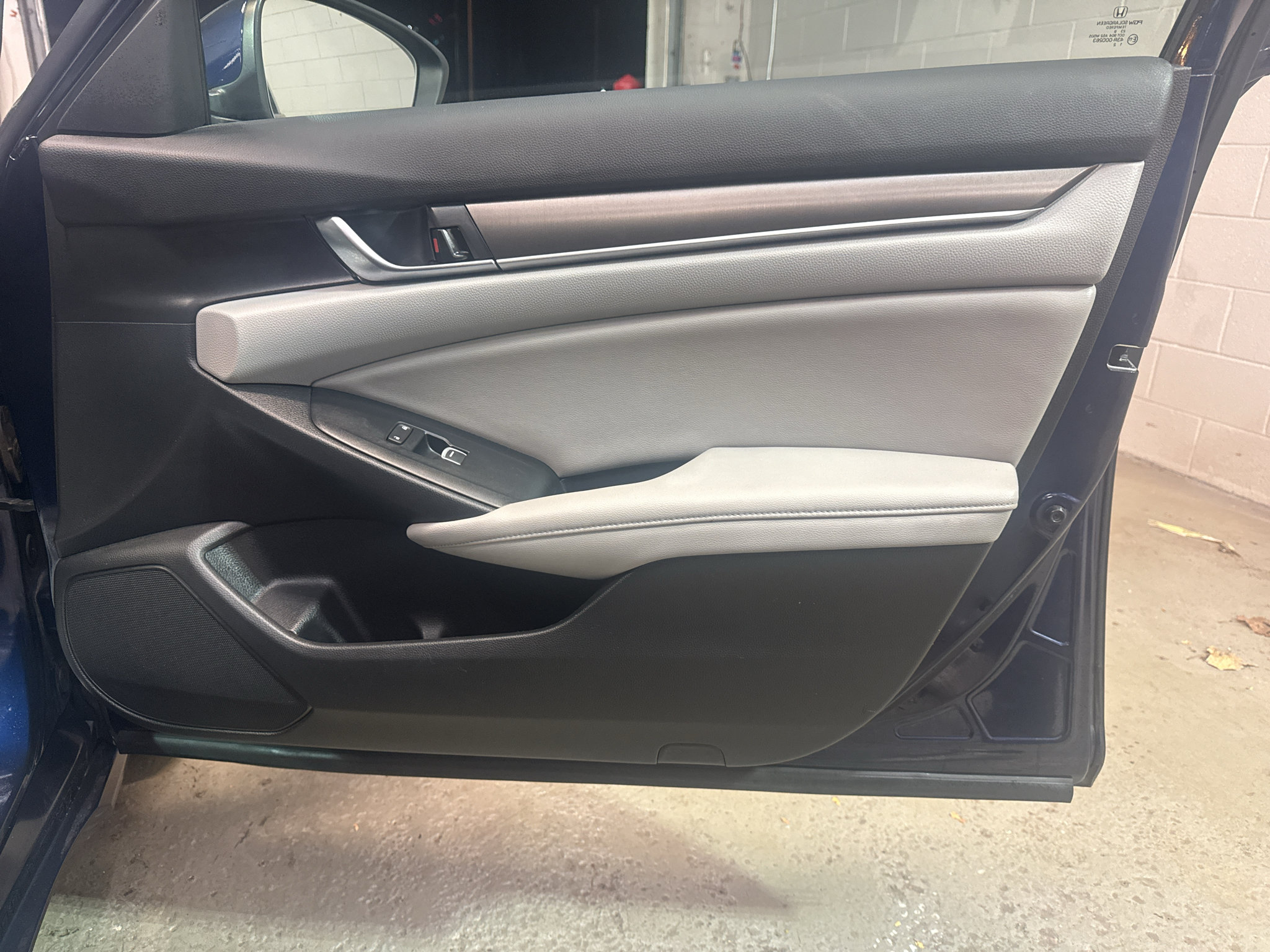 Used 2018 Honda Accord LX image 24