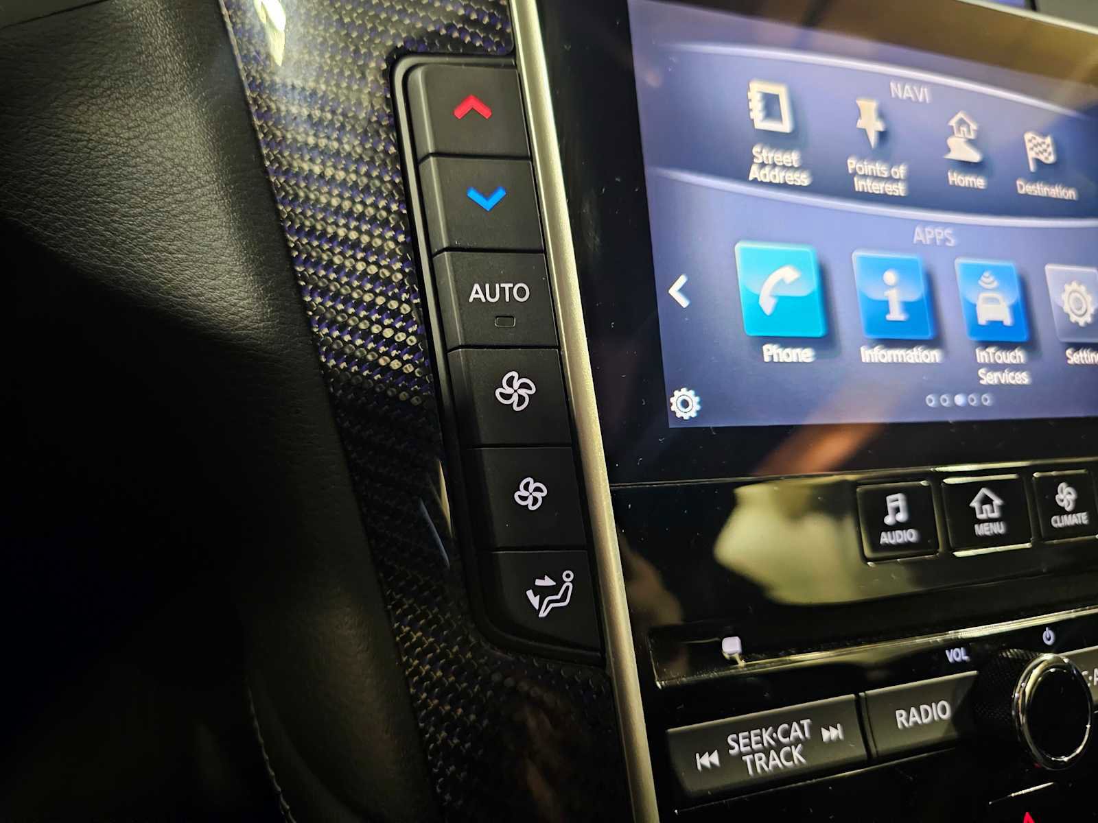 Used 2017 INFINITI Q60 3.0t Sport image 18