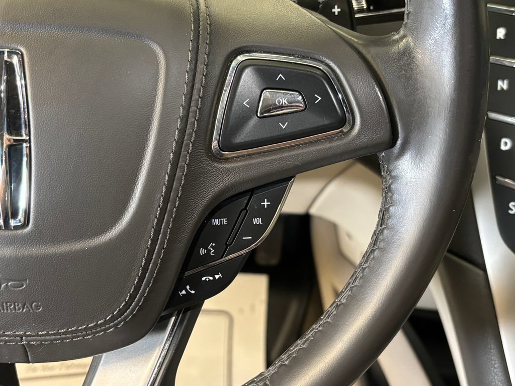Used 2019 Lincoln MKZ Reserve FWD image 12
