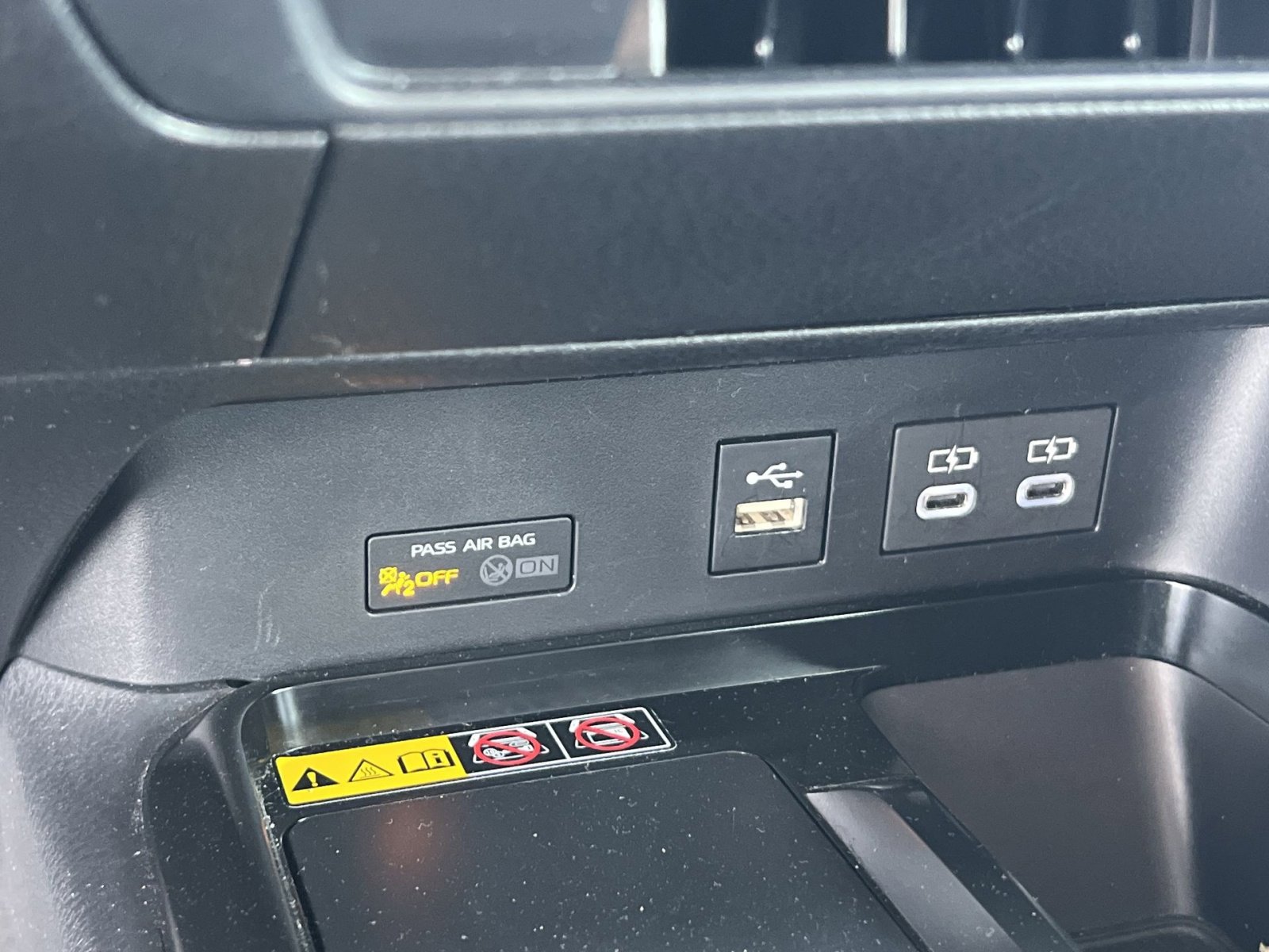 Used 2025 Toyota Camry LE image 30