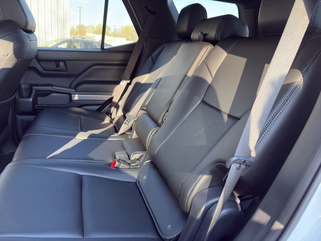 Used 2025 Toyota 4Runner TRD Off-Road image 11