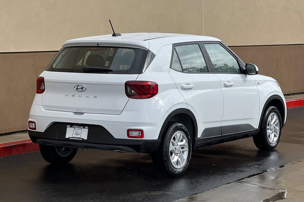 New 2026 Hyundai Venue SE image 5