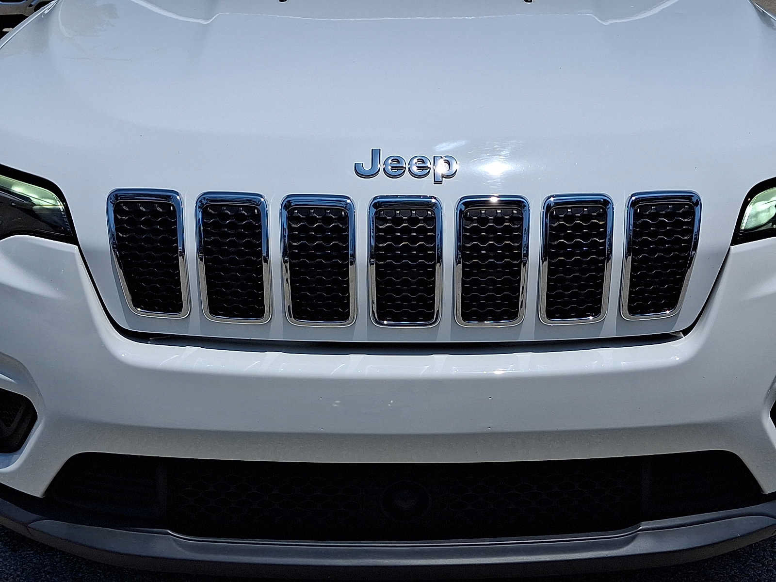 Used 2021 Jeep Cherokee Latitude Lux w/ Sun & Sound Group AWD/4WD image 9