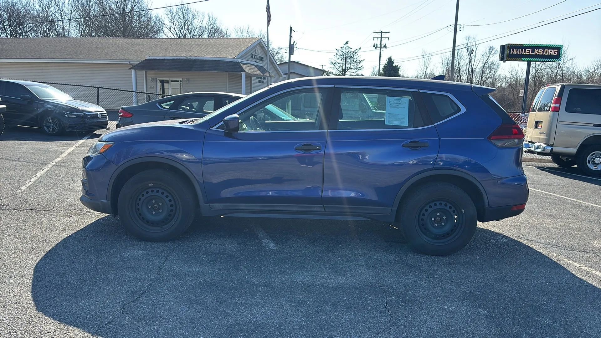 Used 2018 Nissan Rogue S image 2