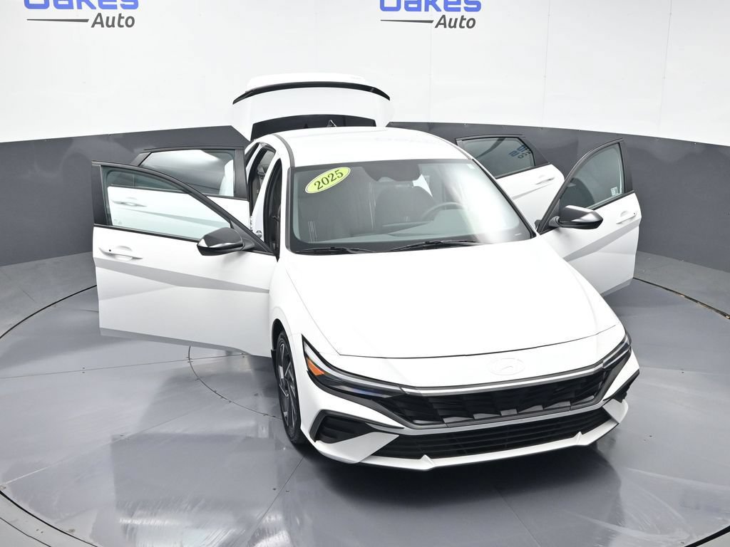 Used 2025 Hyundai Elantra Sport FWD image 52