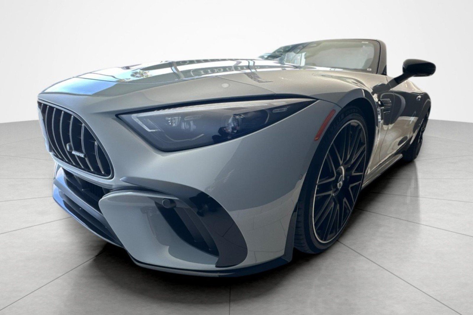 New 2025 Mercedes-Benz SL 63 AMG 4MATIC image 1