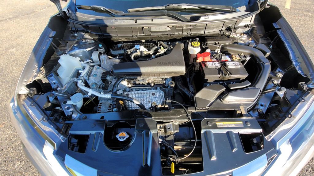 Used 2017 Nissan Rogue SV image 17