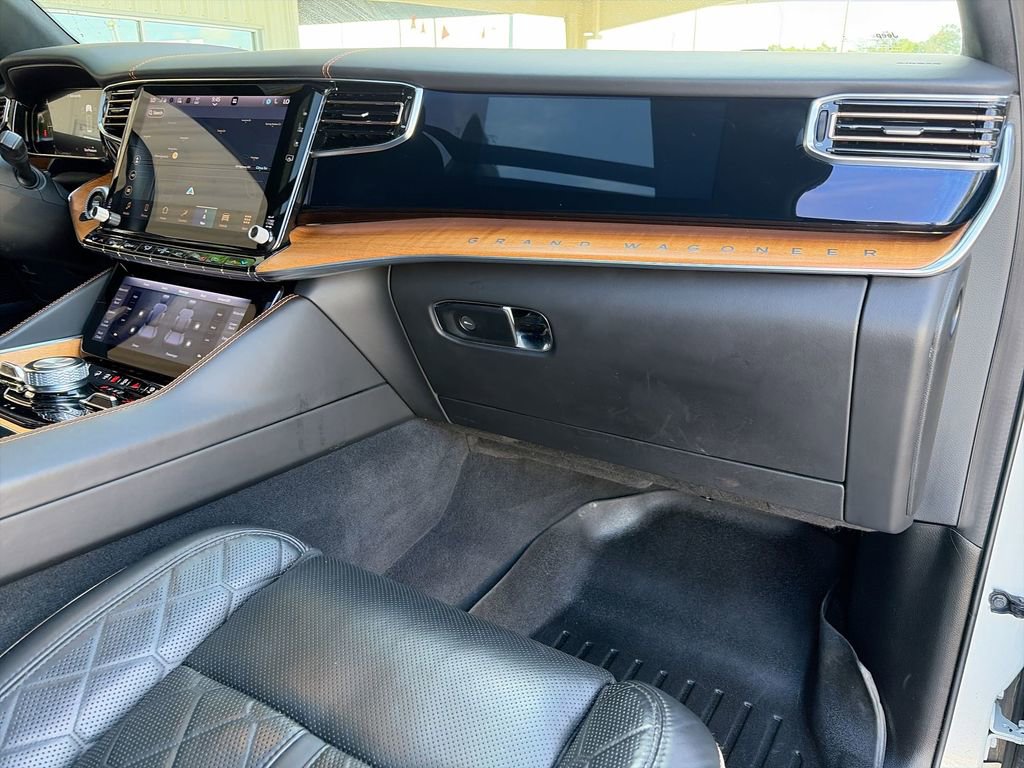 Used 2022 Jeep Grand Wagoneer Series III w/ Rear Seat Video Group 1 AWD/4WD image 37