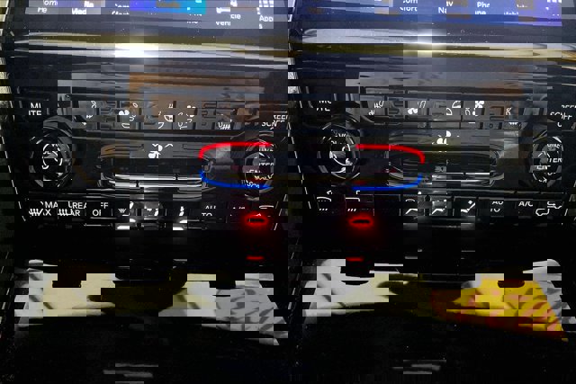 Used 2023 Jeep Grand Cherokee Overland image 32