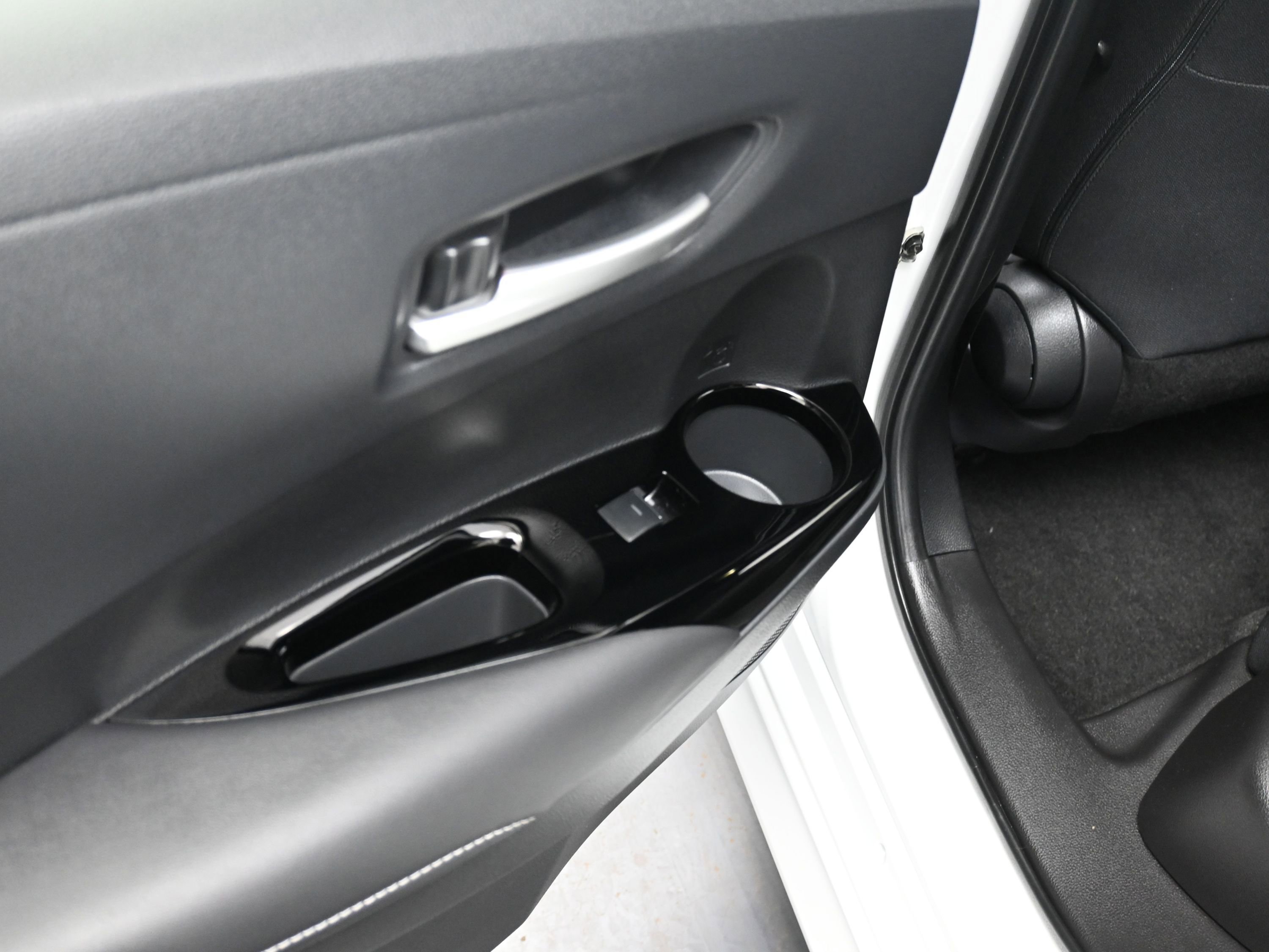 Used 2023 Toyota Corolla SE image 29