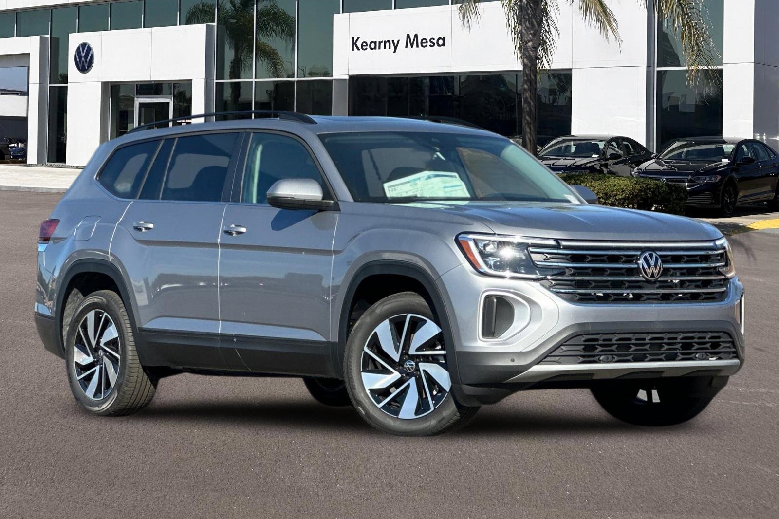 New 2026 Volkswagen Atlas SE image 2
