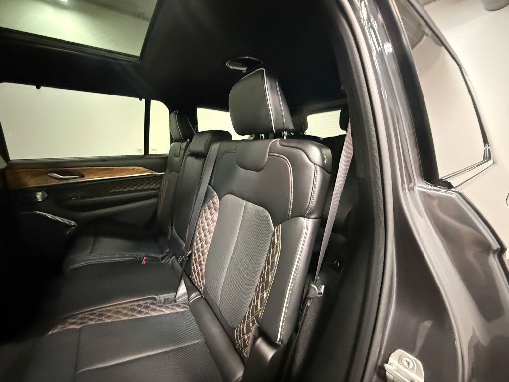 Used 2026 Jeep Grand Cherokee L Summit w/ Obsidian Package AWD/4WD image 48