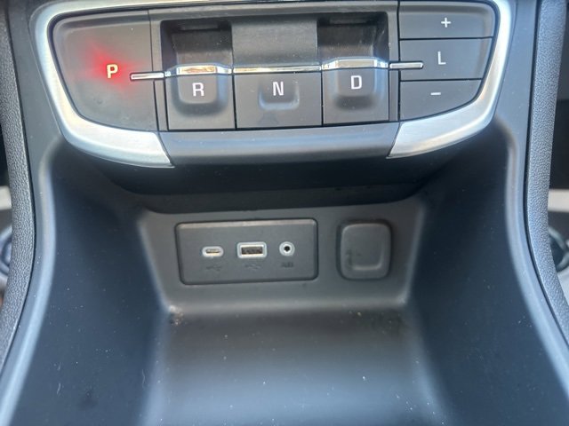 Used 2024 GMC Terrain SLE image 40