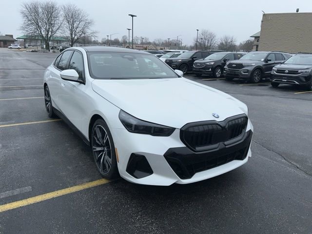 Used 2024 BMW 540i xDrive w/ Executive Package image 4