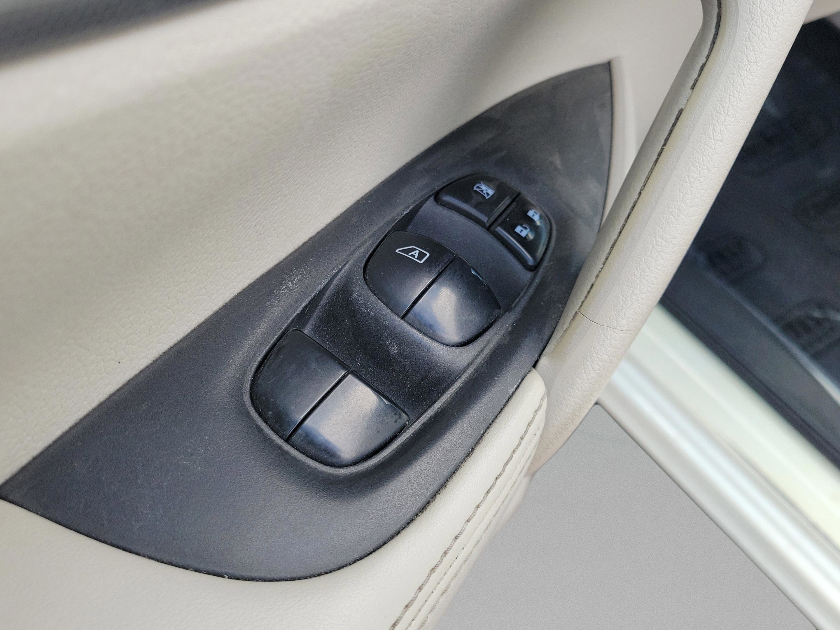 Used 2020 Nissan Rogue Sport SL w/ Premium Package image 20