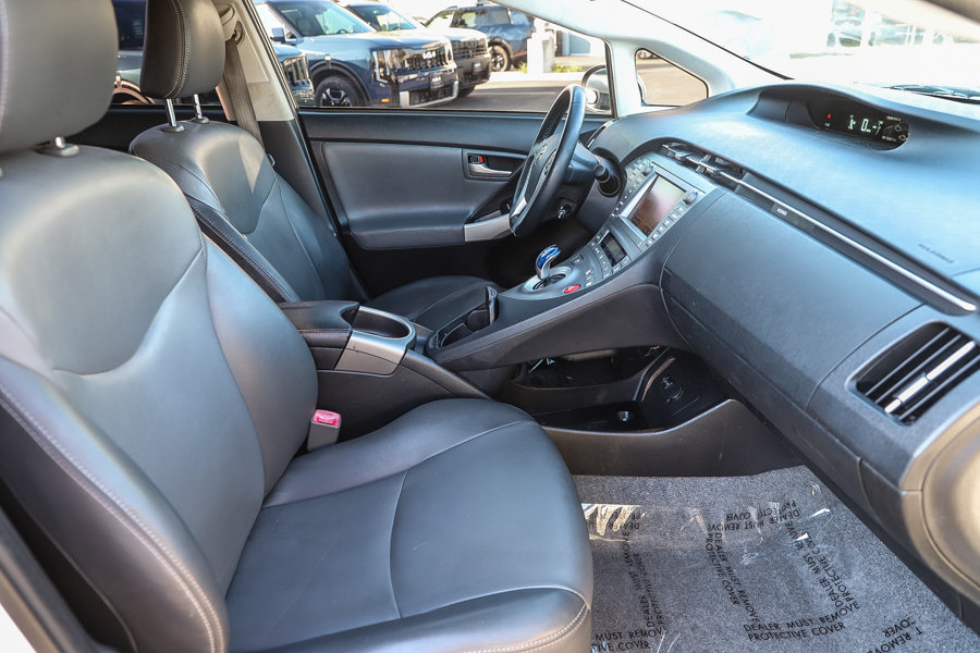 Used 2013 Toyota Prius Four w/ Deluxe Solar Roof Pkg FWD image 19