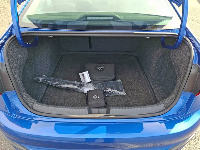 Used 2022 Volkswagen Jetta SE image 29