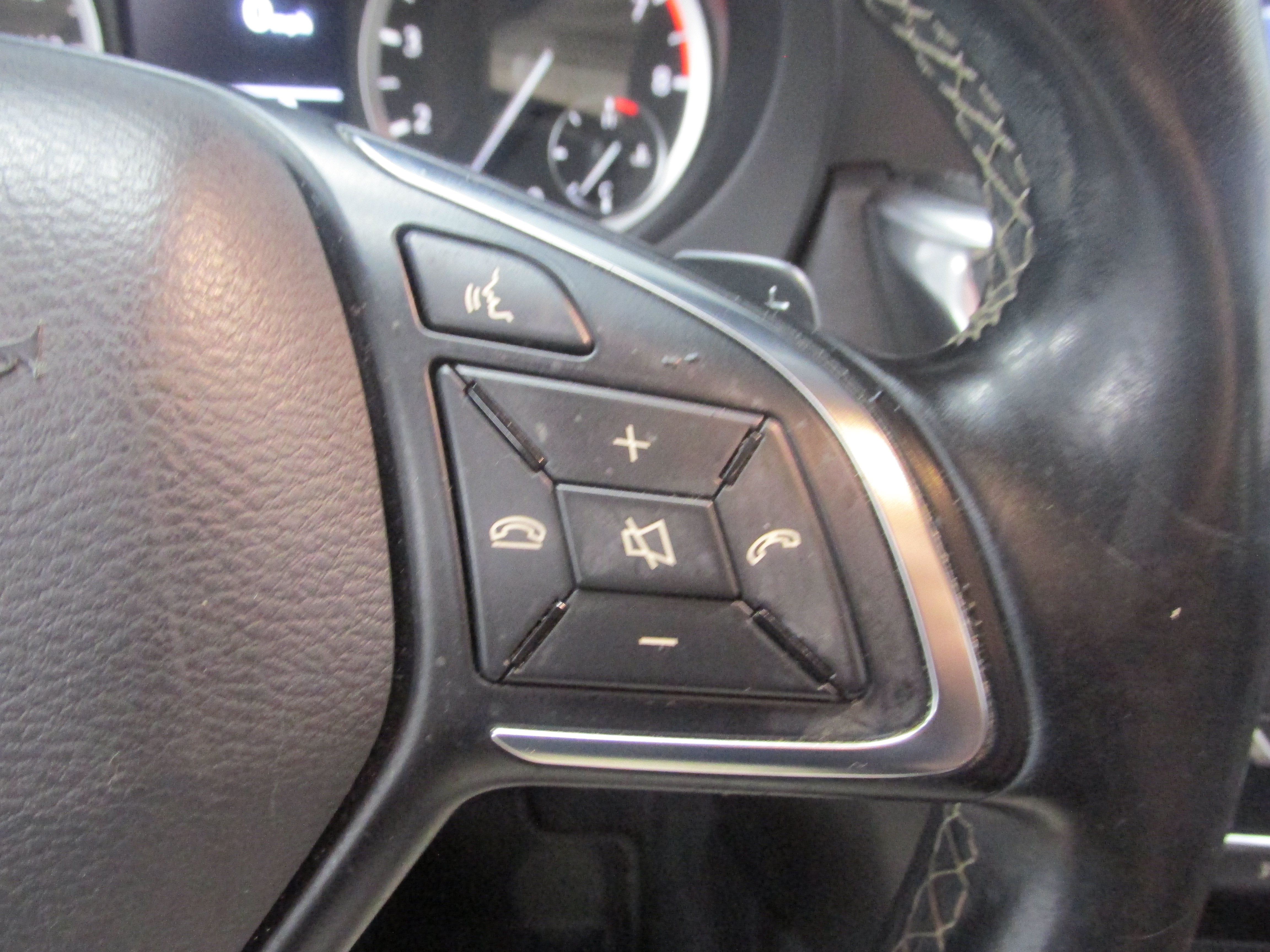Used 2017 INFINITI QX30 AWD image 31