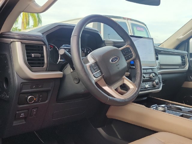Used 2024 Ford Expedition XLT RWD image 8