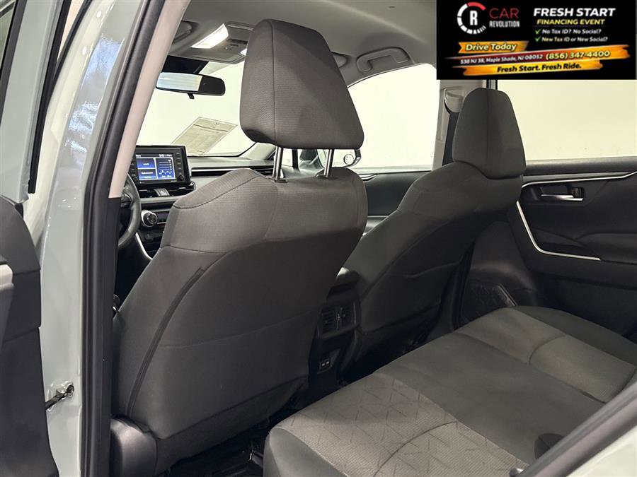Used 2022 Toyota RAV4 XLE image 42