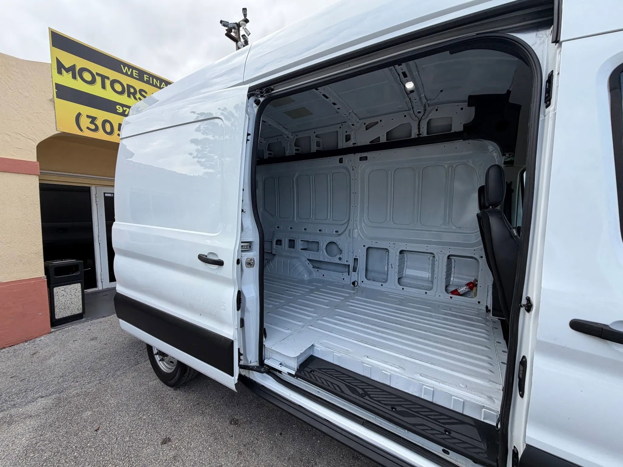 Used 2025 Ford Transit 250 148 High Roof AWD image 9