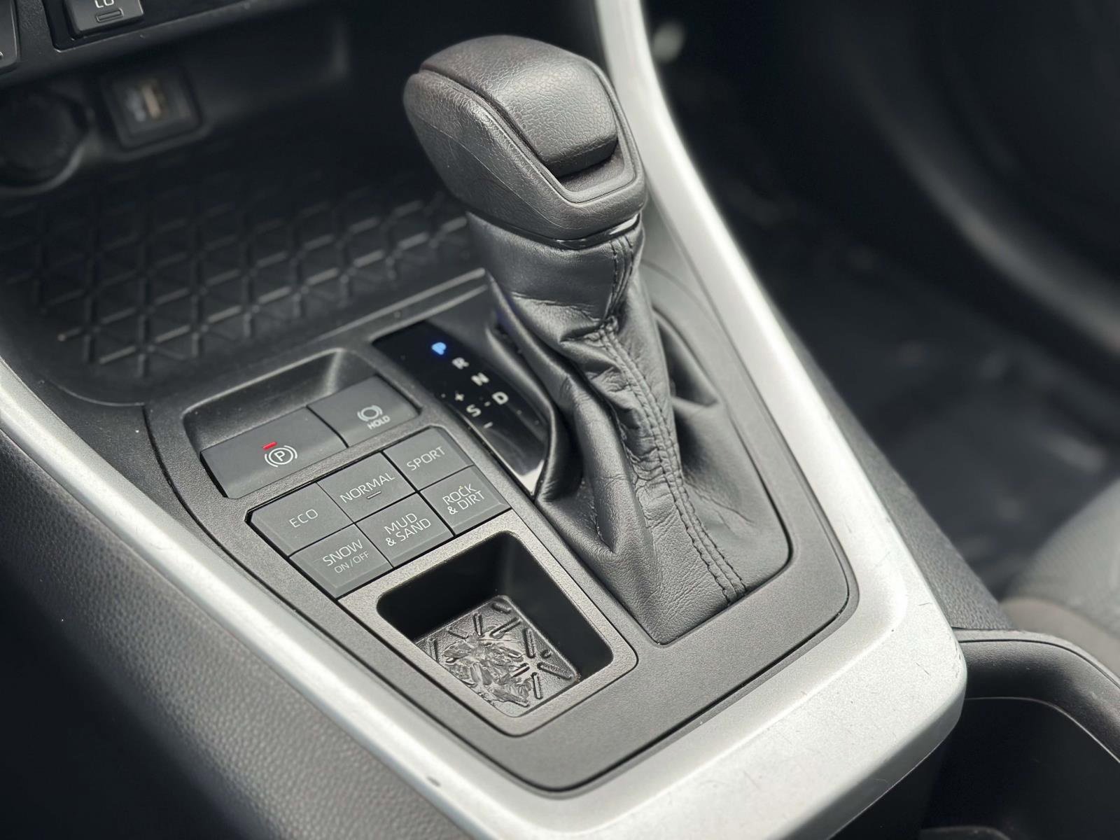 Used 2023 Toyota RAV4 XLE w/ Convenience Package image 13