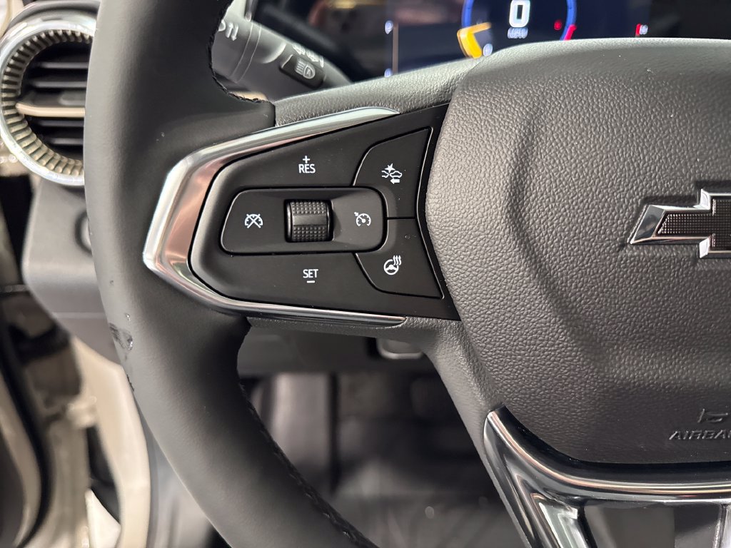 New 2026 Chevrolet Trax ACTIV w/ Sunroof Package FWD image 4