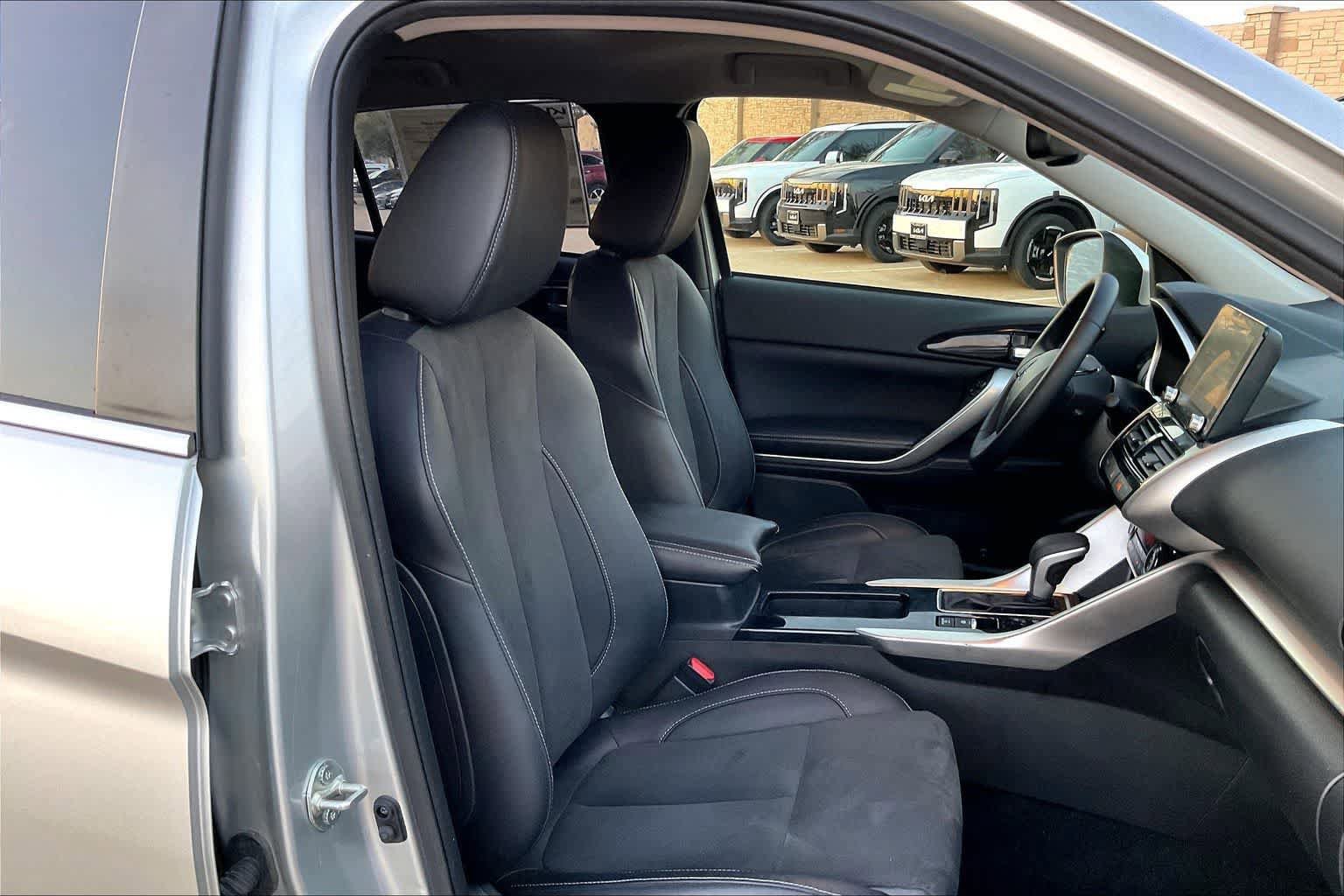 Used 2022 Mitsubishi Eclipse Cross SE FWD image 13