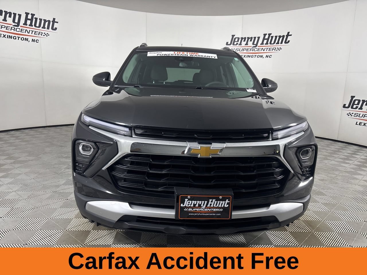 Used 2025 Chevrolet TrailBlazer LT AWD/4WD image 3