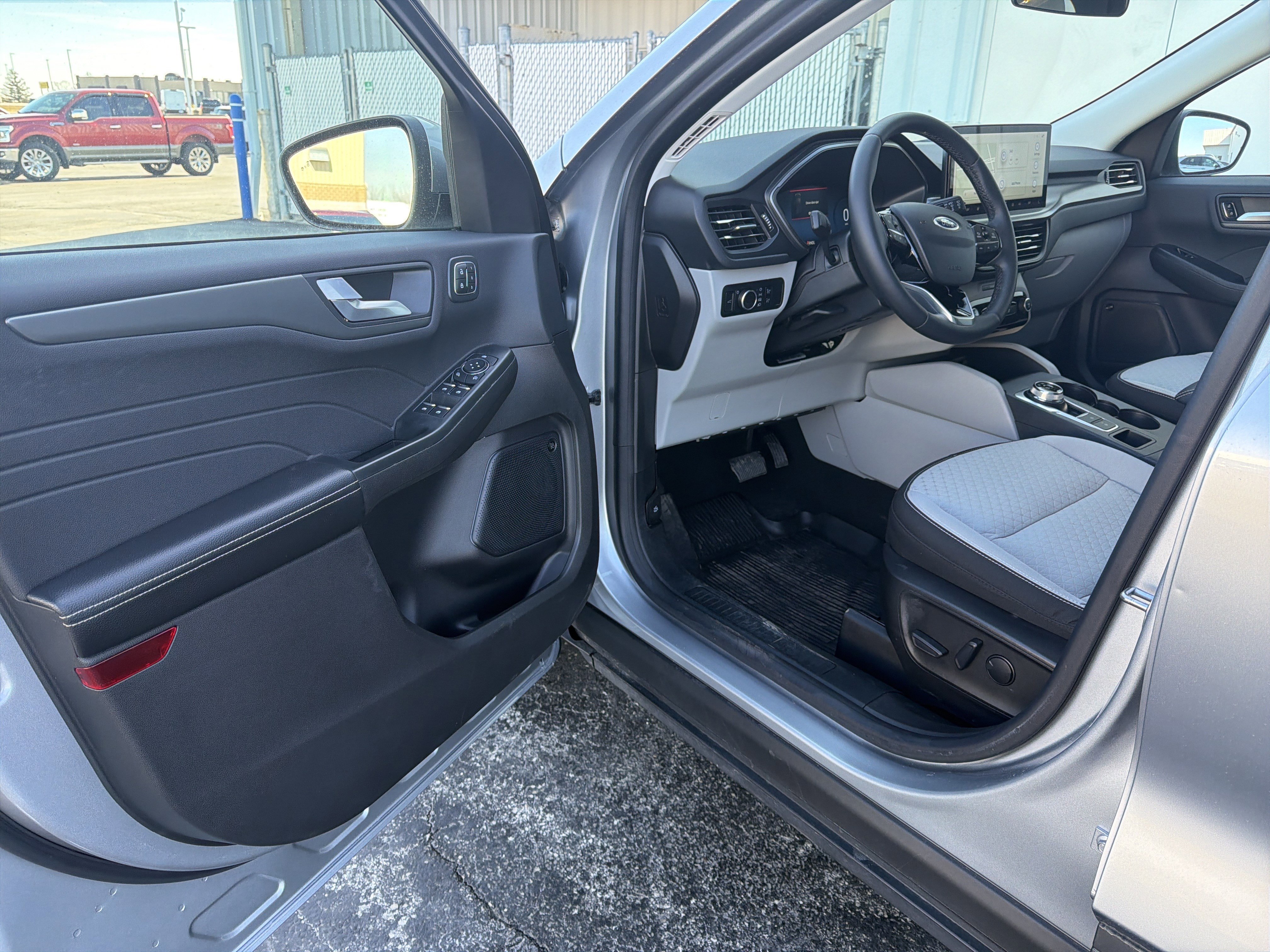 Used 2023 Ford Escape Active w/ Tech Pack #2 AWD/4WD image 16