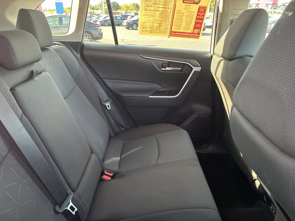Used 2025 Toyota RAV4 XLE AWD/4WD image 23