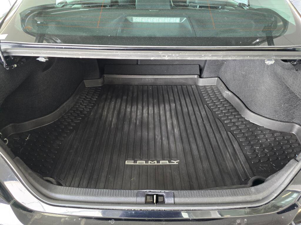 Used 2025 Toyota Camry XLE FWD image 17