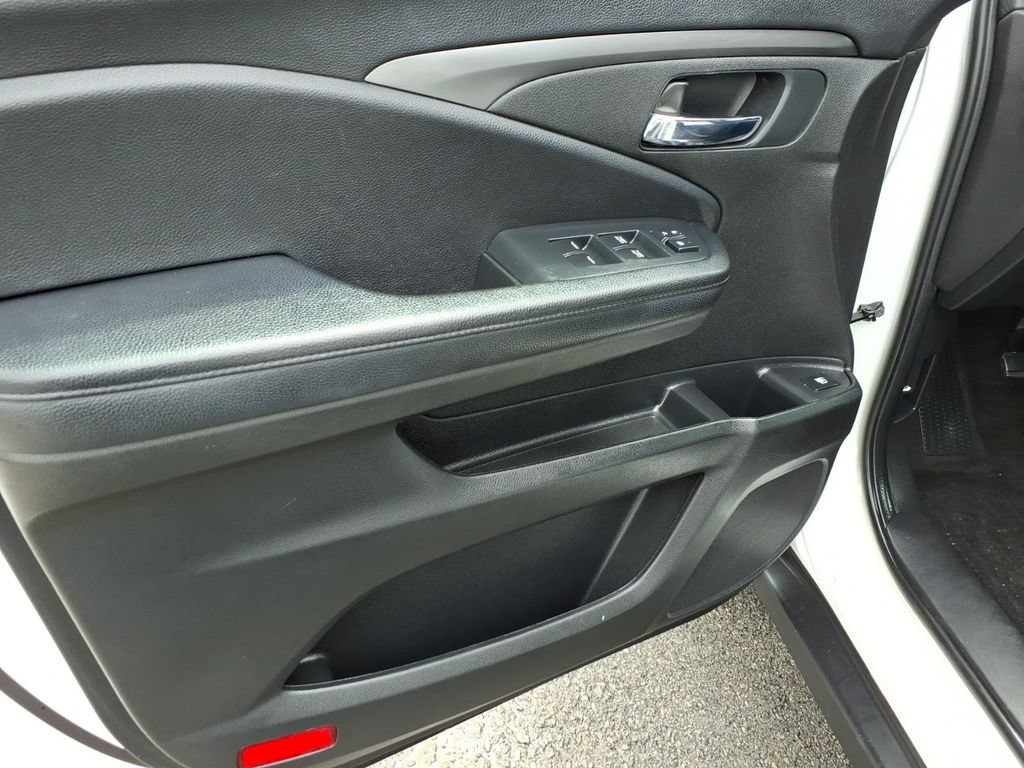 Used 2022 Honda Pilot Sport image 12