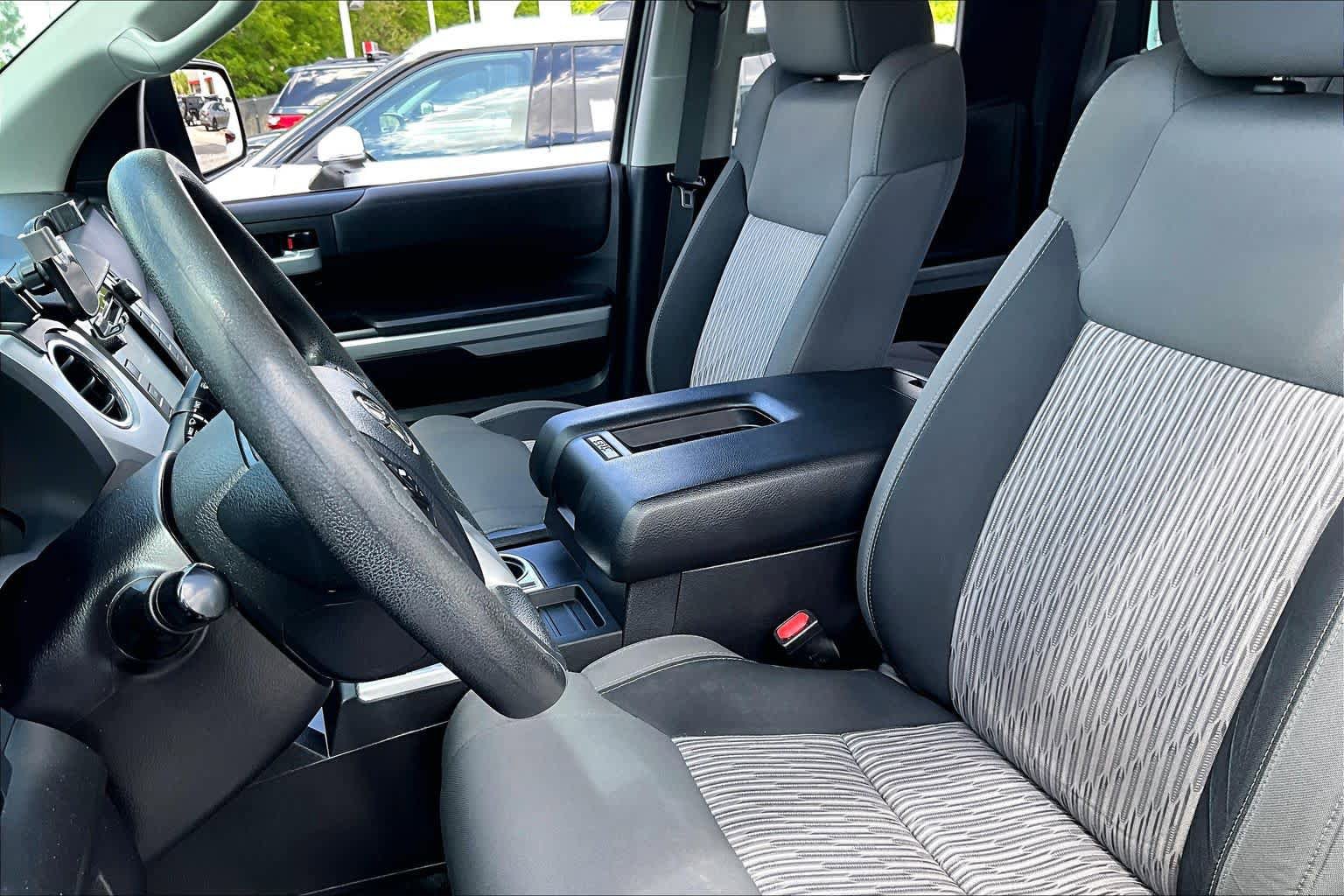Used 2015 Toyota Tundra SR5 w/ SR5 Upgrade Package RWD image 8