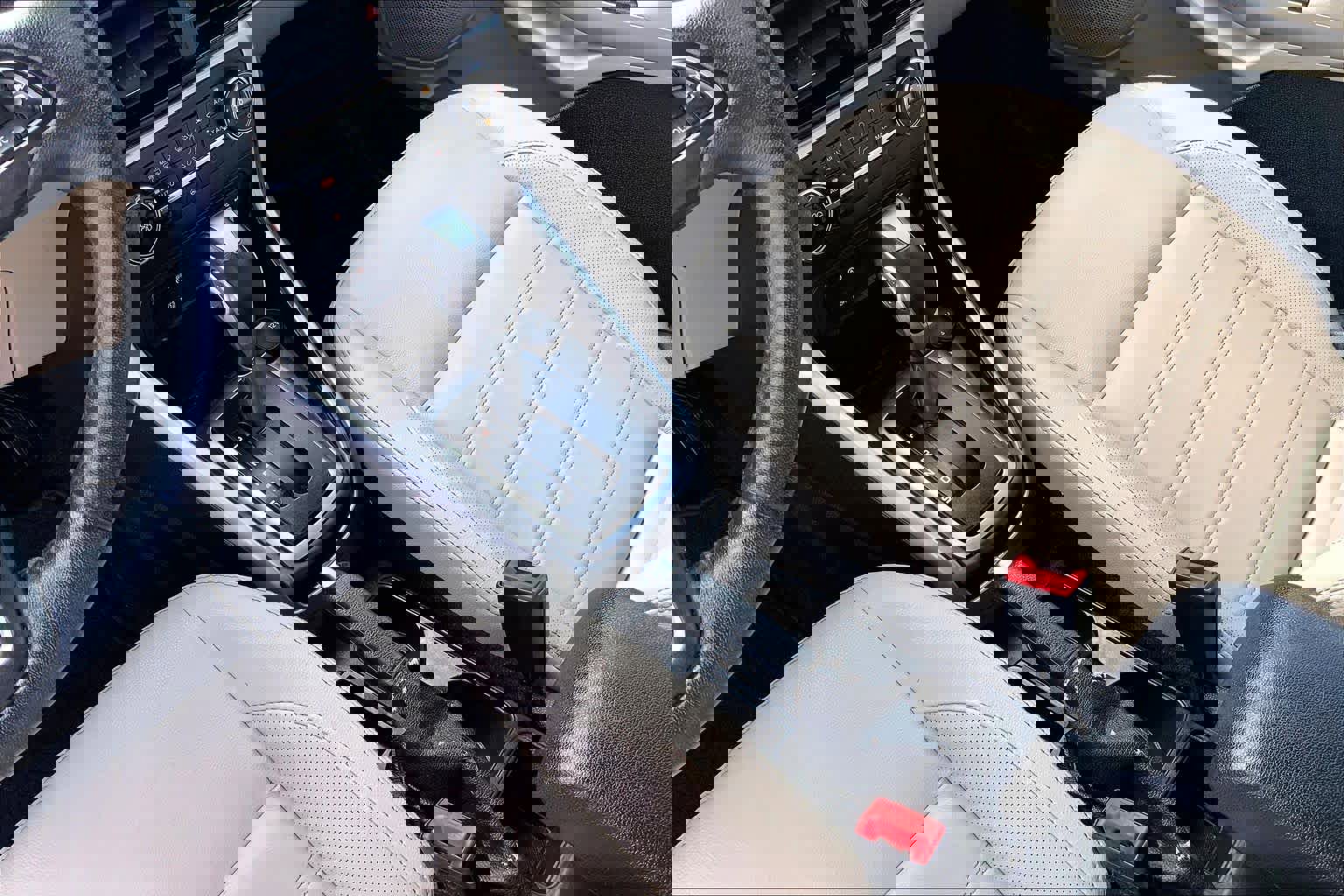 Used 2020 Ford EcoSport Titanium image 17