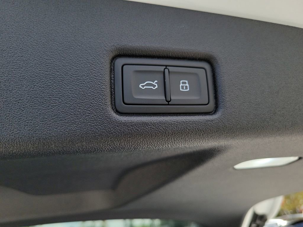 New 2025 Audi Q5 Premium image 31