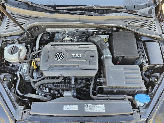 Used 2016 Volkswagen Golf S image 8