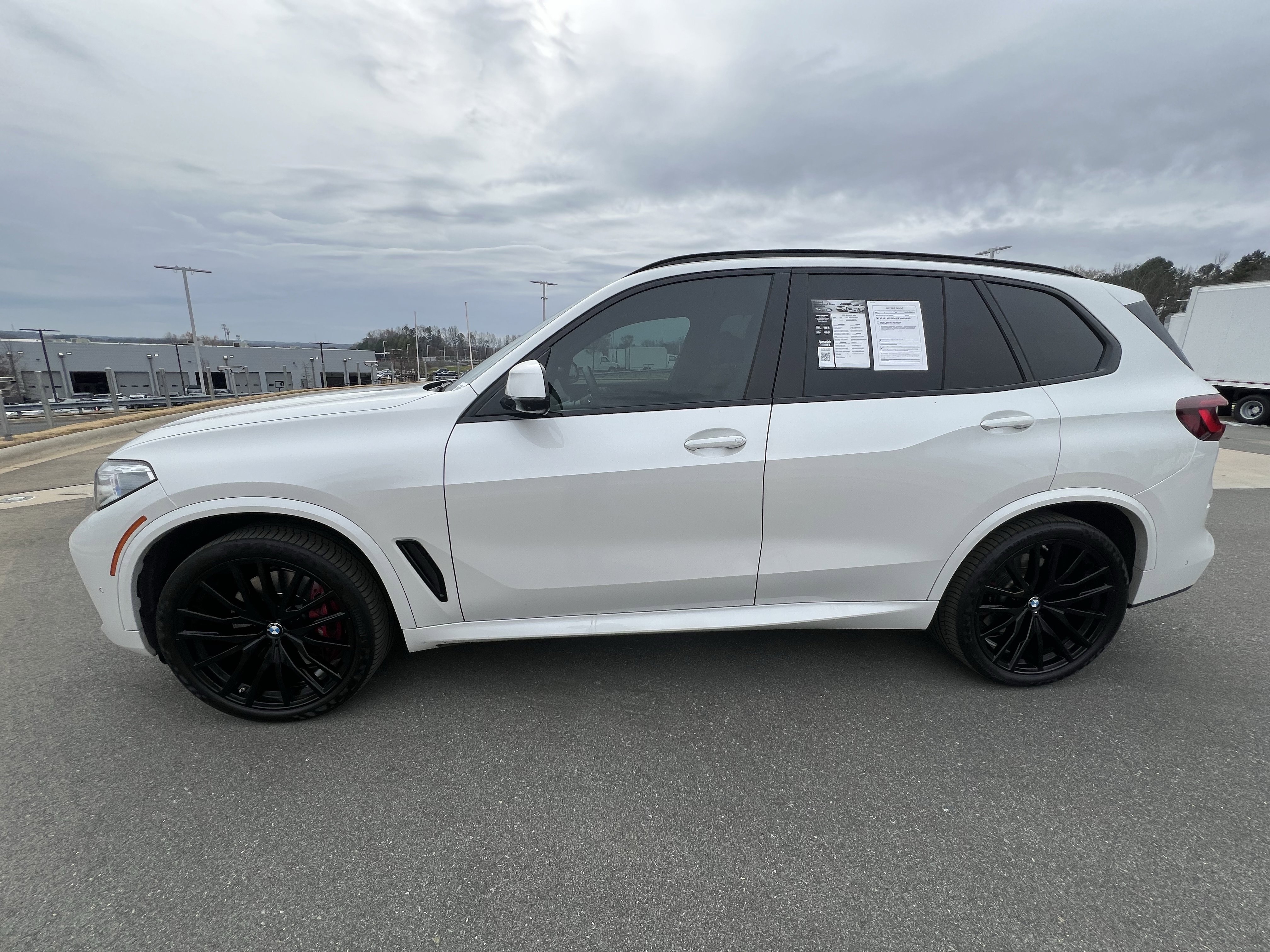 Used 2023 BMW X5 M50i w/ Executive Package image 6