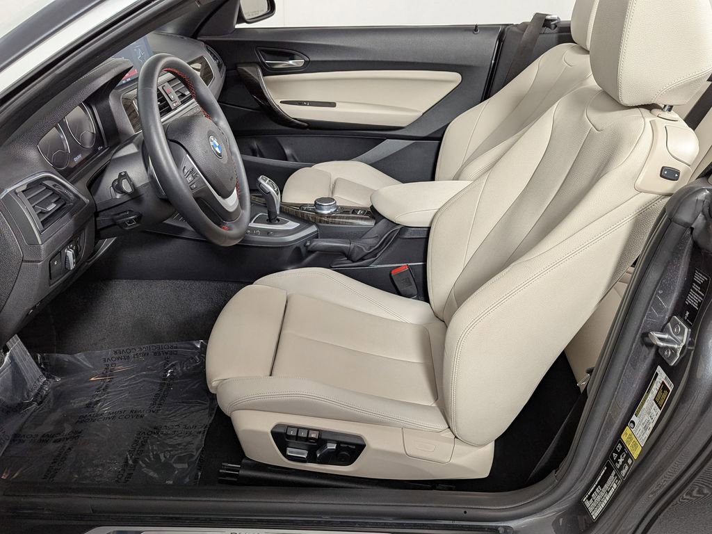 Used 2020 BMW 230i xDrive Convertible w/ Premium Package image 23