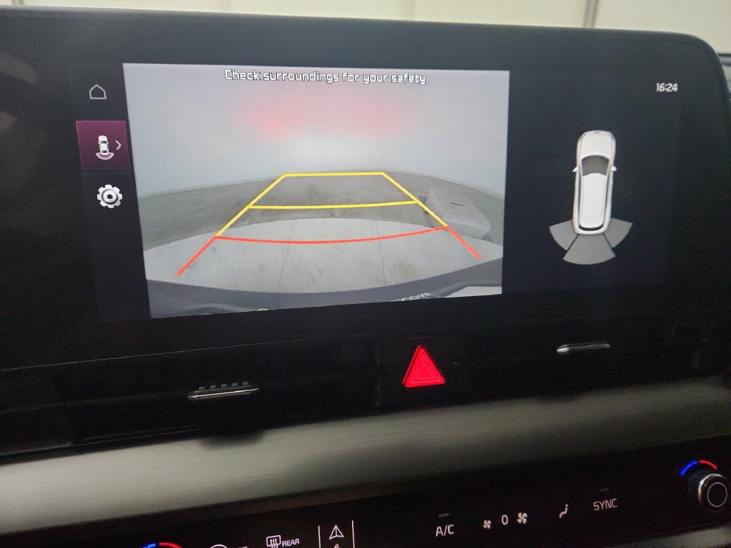 Used 2025 Kia Sportage EX FWD image 23