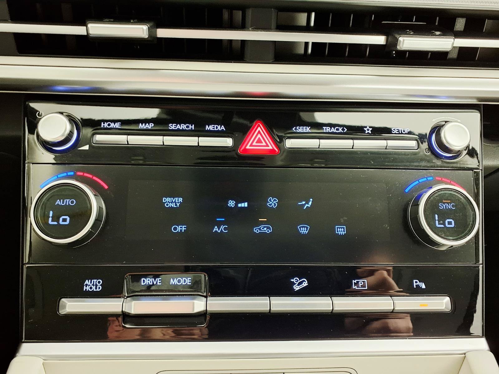 Certified 2026 Hyundai Santa Fe SE FWD image 20