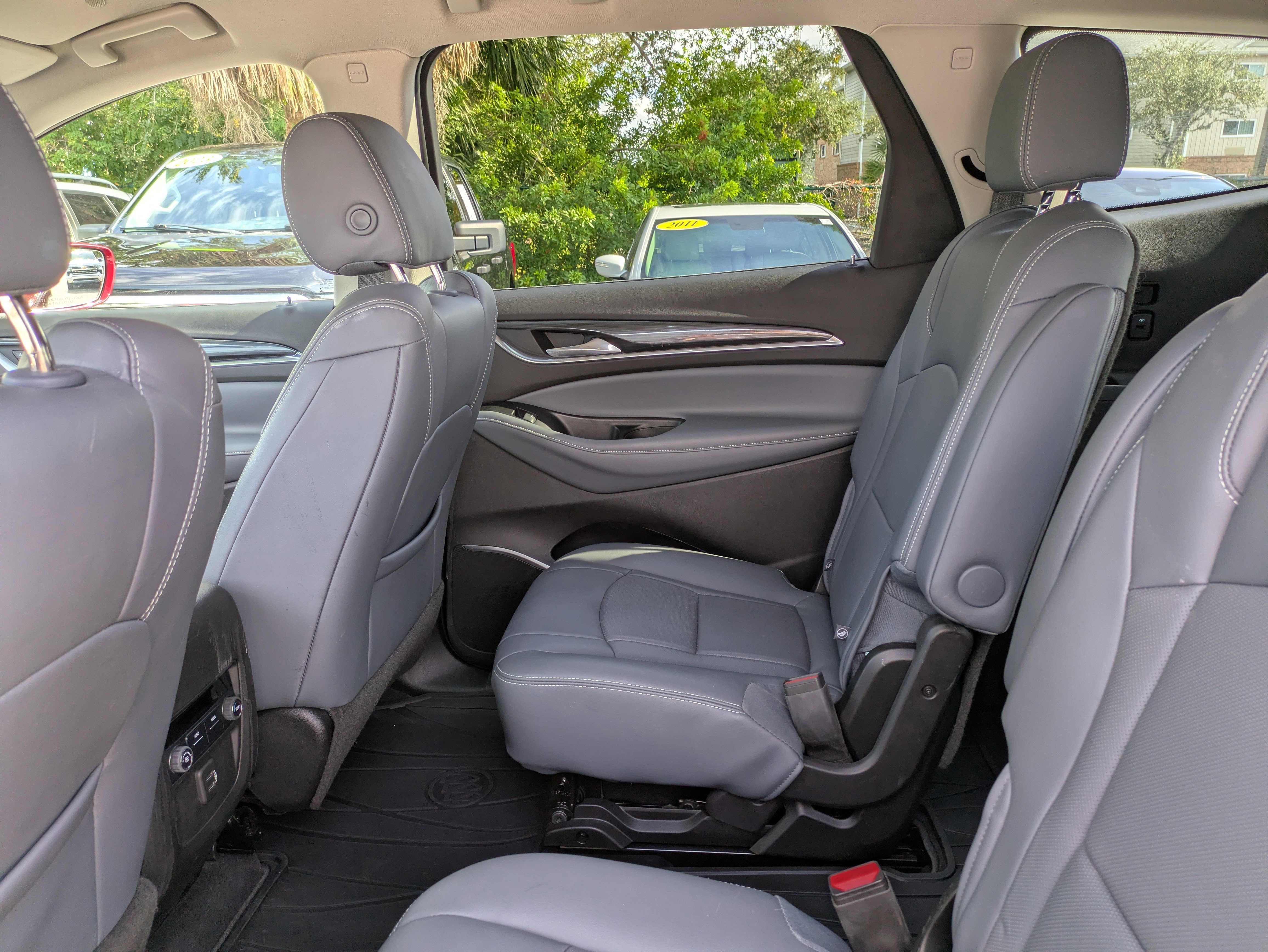 Used 2020 Buick Enclave Essence w/ Sport Touring Edition image 15