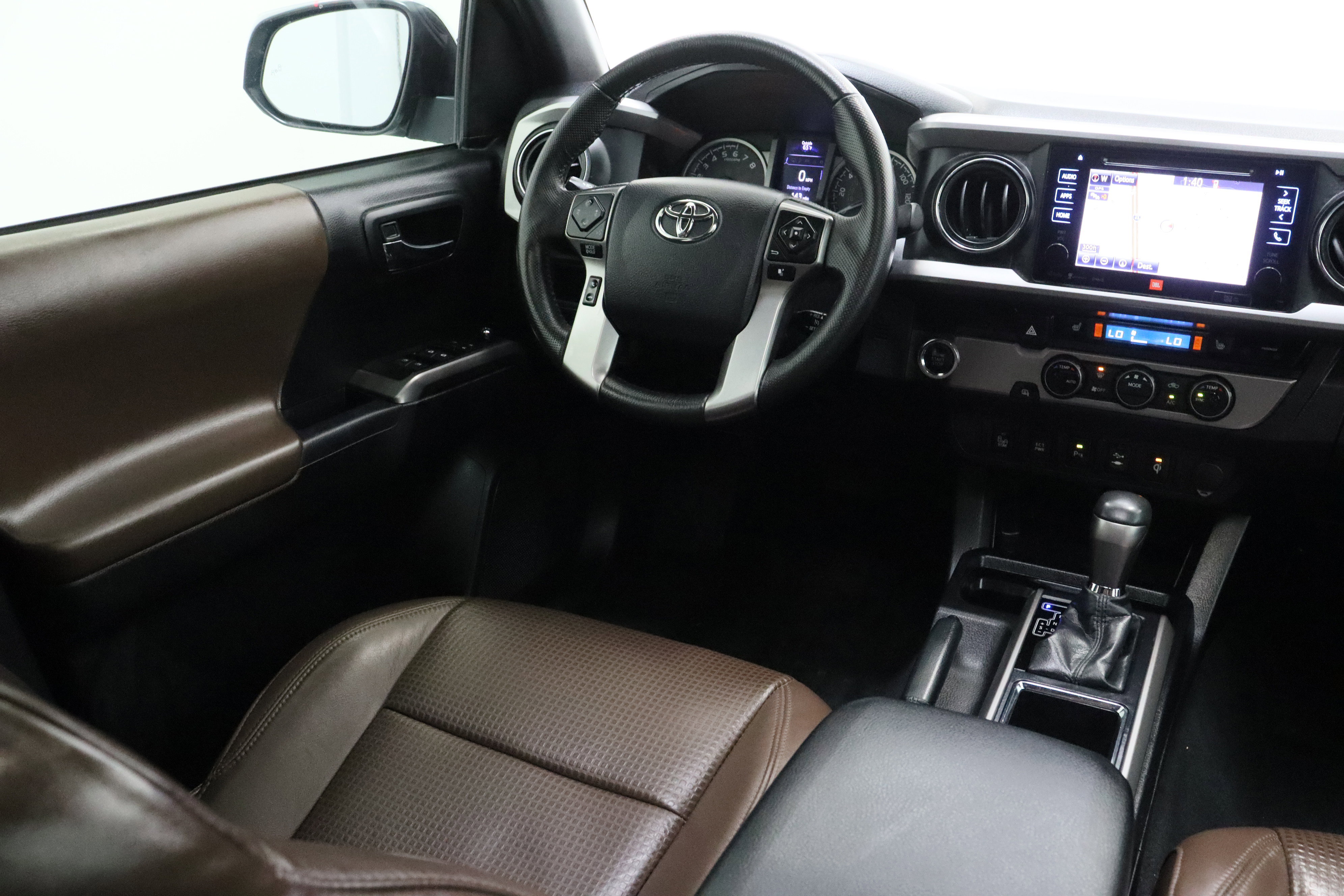 Used 2017 Toyota Tacoma Limited w/ Tow Package image 33