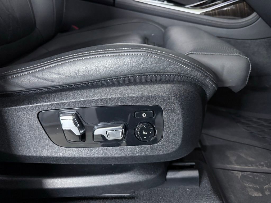 Used 2023 BMW X7 xDrive40i w/ M Sport Package image 31
