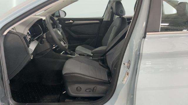 New 2027 Volkswagen Jetta SE FWD image 13